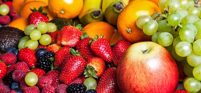 ¿Es la fruta perjudicial en una dieta para bajar de peso?